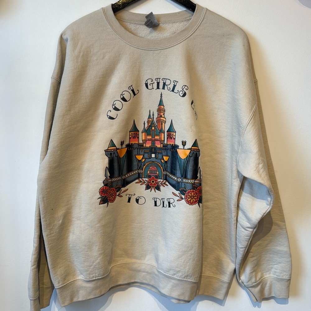 Cool girls go to DLR size Xlarge